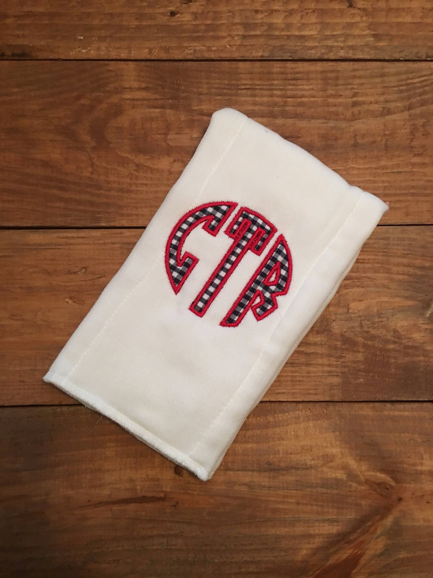 Baby boys appliqued circle monogrammed burp cloth - boys monogrammed baby shower gift - boys monogrammed burp cloth - circle monogrammed