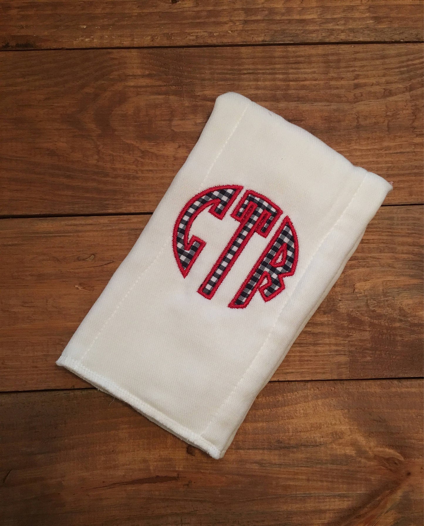 Baby boys appliqued circle monogrammed burp cloth - boys monogrammed baby shower gift - boys monogrammed burp cloth - circle monogrammed