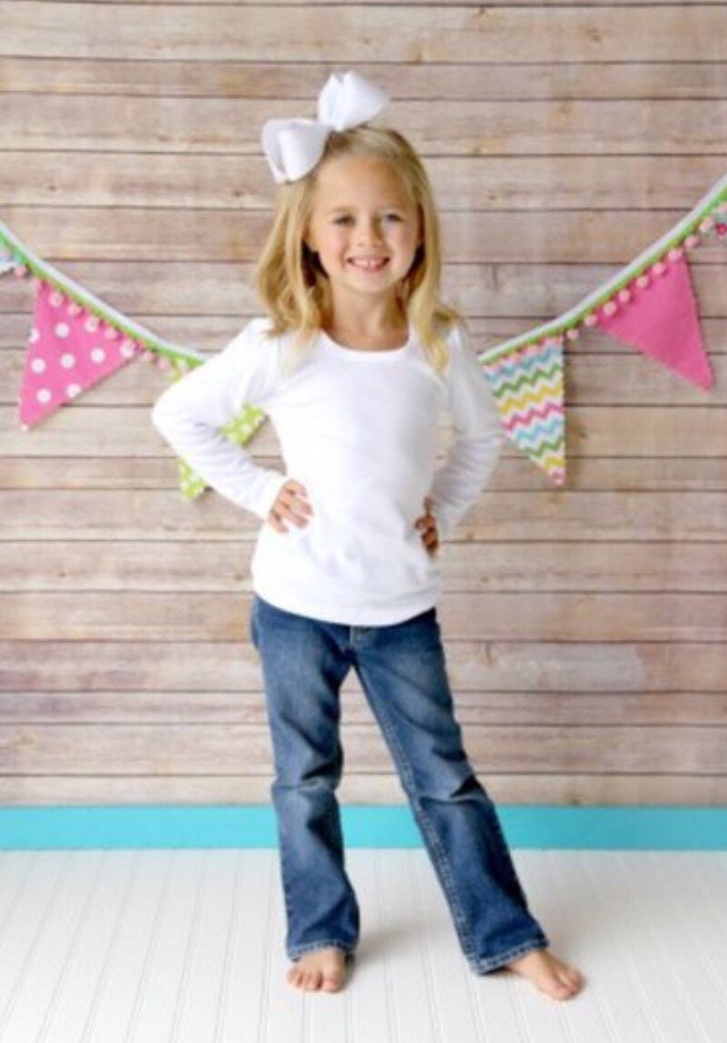 Girls Valentine's Day shirt, girls valentines day shirt, girls valentines shirt, appliqué shirt, girls valentines day shirt, hearts bows