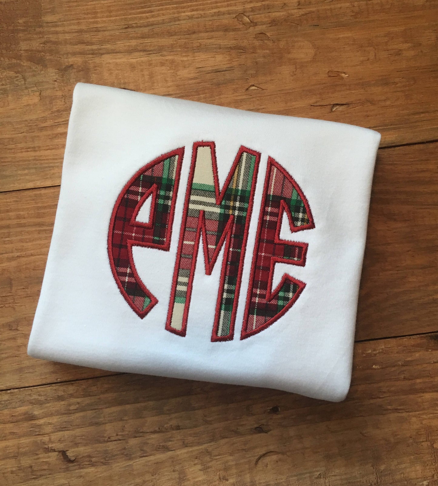 Girls plaid monogrammed Christmas shirt, personalized christmas shirt, monogrammed christmas shirt, plaid monogram, applique circle monogram