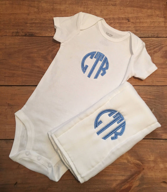 Baby boys circle monogrammed bodysuit and burp set- boys monogrammed baby shower gift - boys monogrammed bodysuit - monogrammed burp cloth