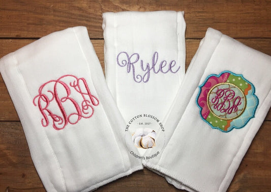 Burp cloth set, Monogrammed baby girls burp cloth set, baby shower gift, monogrammed baby shower gift set